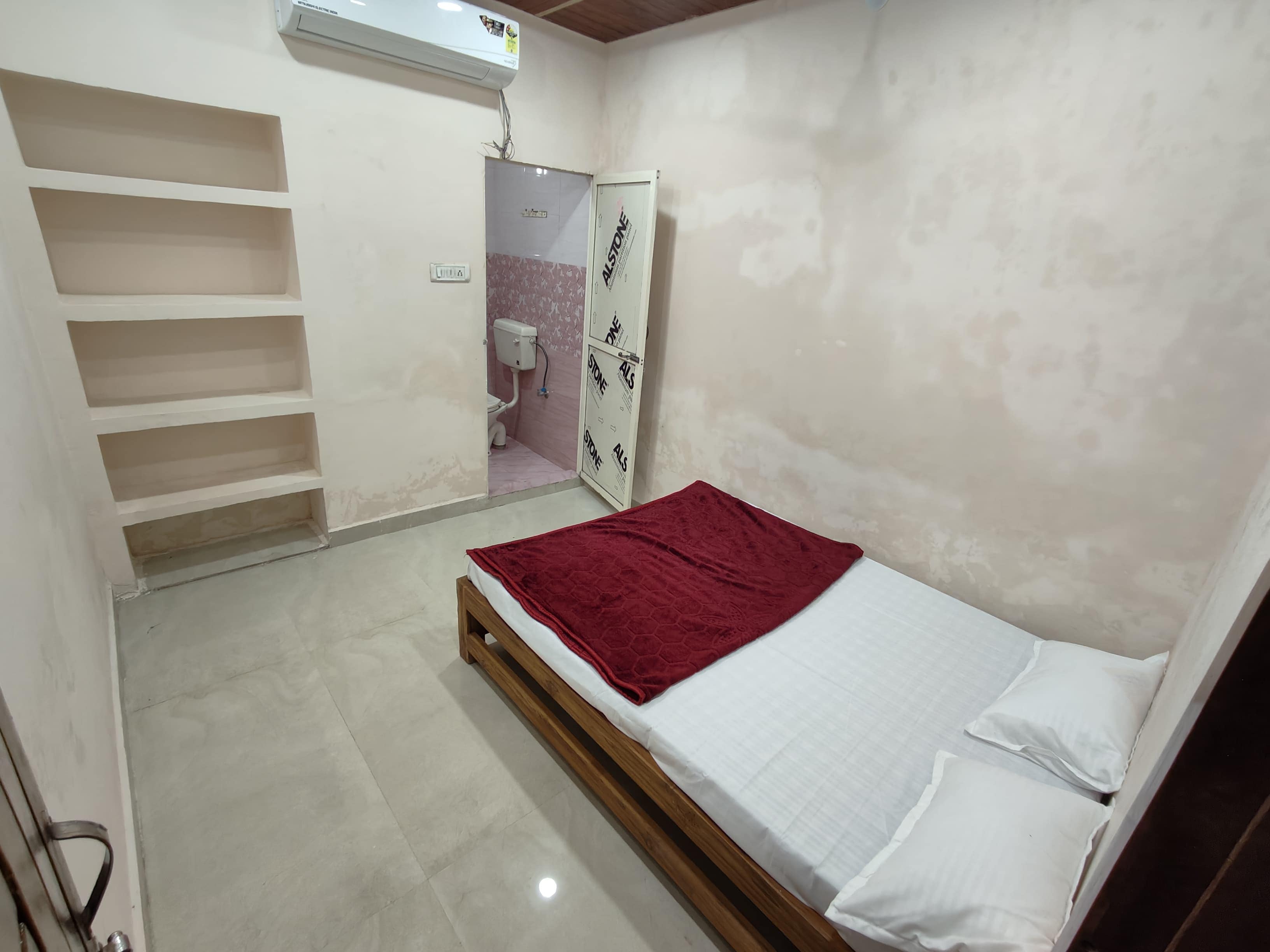 Hotel Shri Anantam - Tap to explore photos