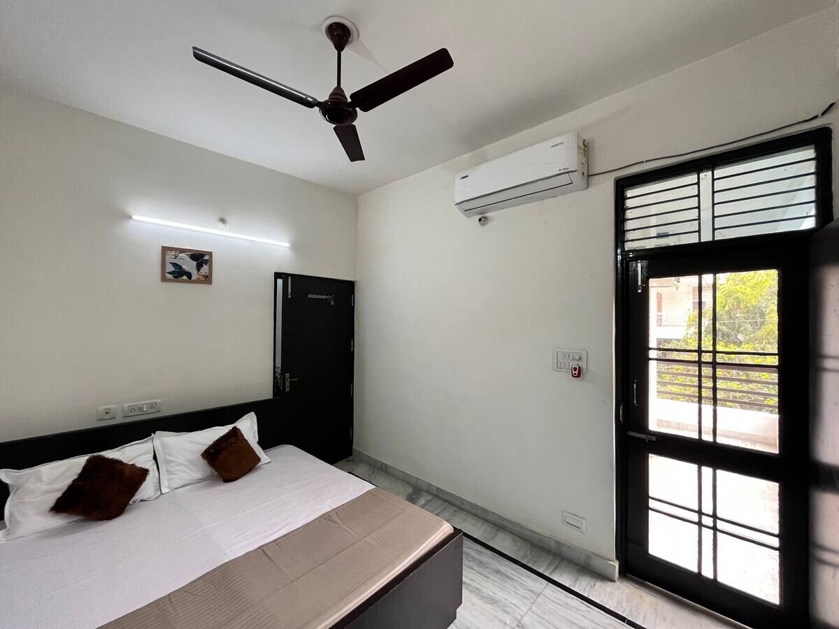 Pearl White | Entire Homely 3BHK Apartment - Tap to explore photos