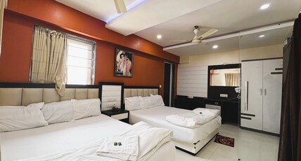 Hotel Big Boss New Digha Room Type - Deluxe Four Bed Room AC with Balcony ( Two King Size Bed )
