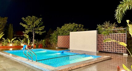 Uru Stays 2BHK Poolside Room Type - Uru Stays 2BHK Poolside