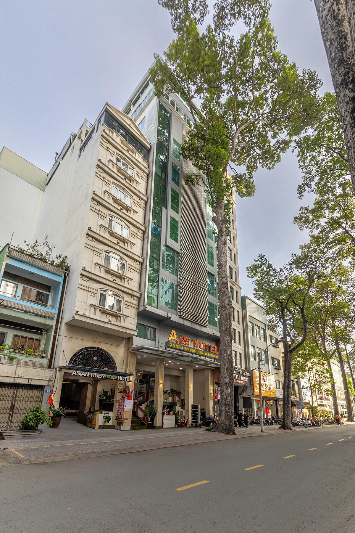A25 Premium Hotel - 20 Bui Thi Xuan - Tap to explore photos