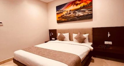 HOTEL RADIANT Room Type - deluxe room