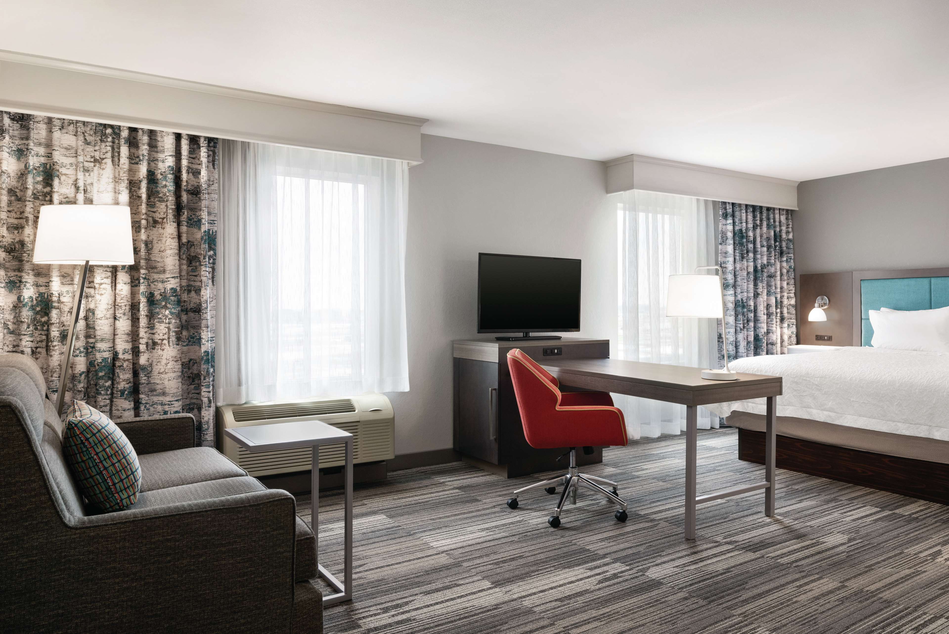 Hampton Inn Champaign Southwest IL - Tap to explore photos