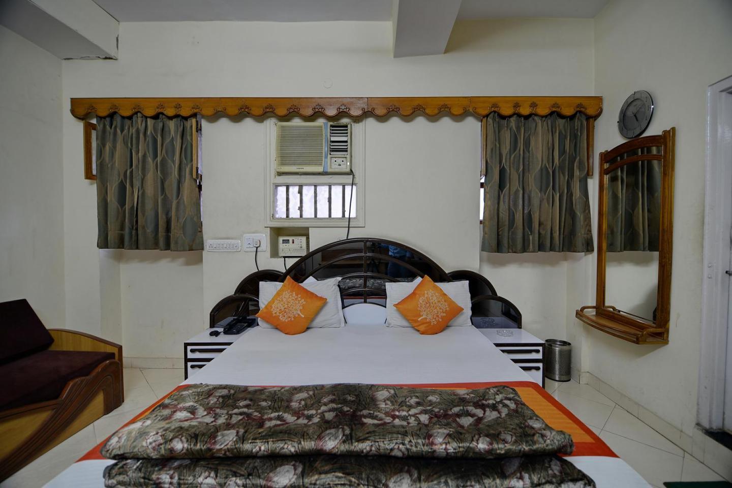 Daulat hotel - Tap to explore photos