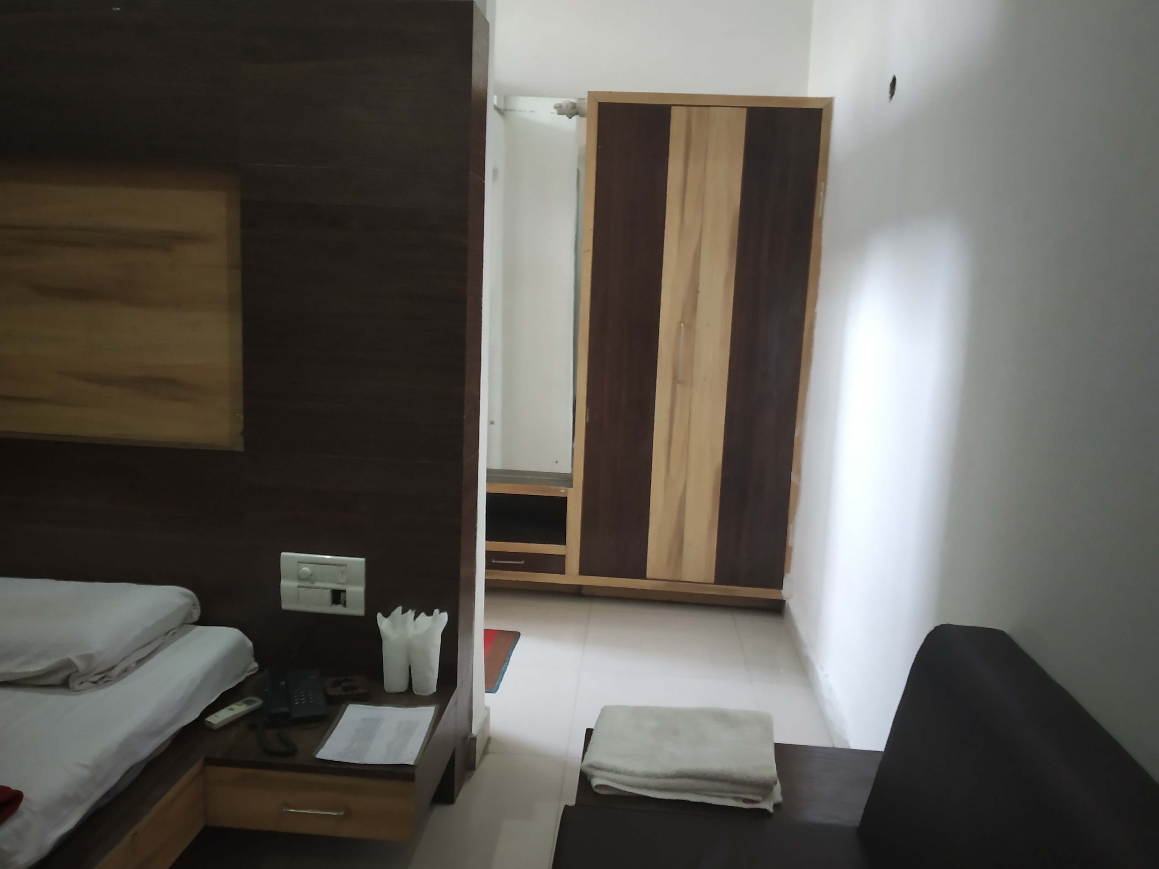 Hotel Apna Guest House - Tap to explore photos