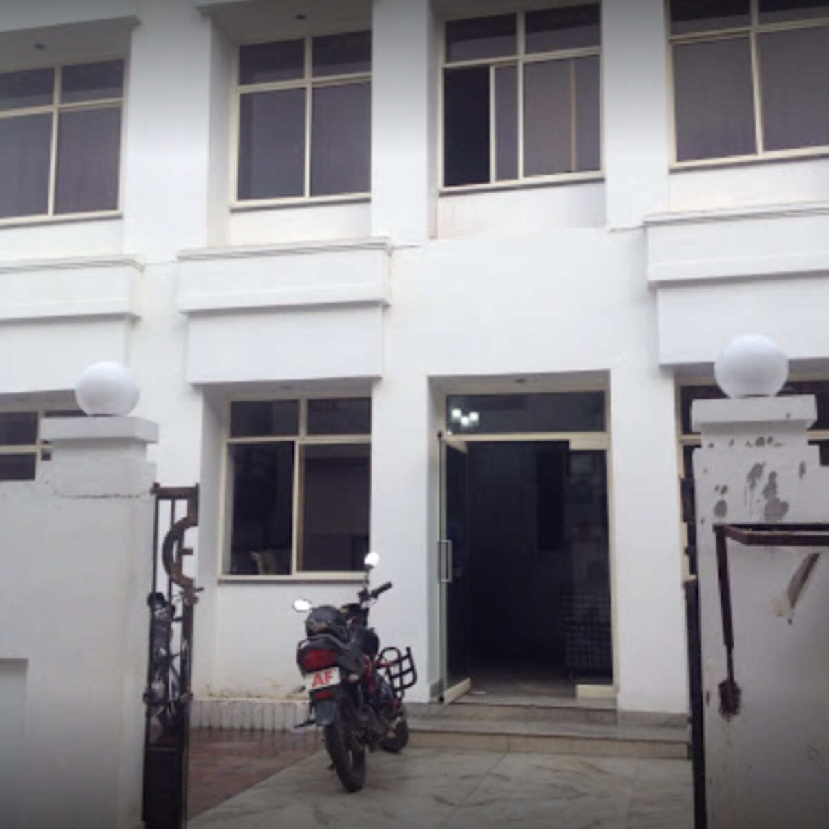 RAJANI GUEST HOUSE - Tap to explore photos