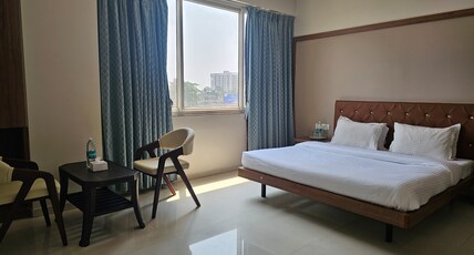 Hotel King Raama Room Type - Deluxe AC Room