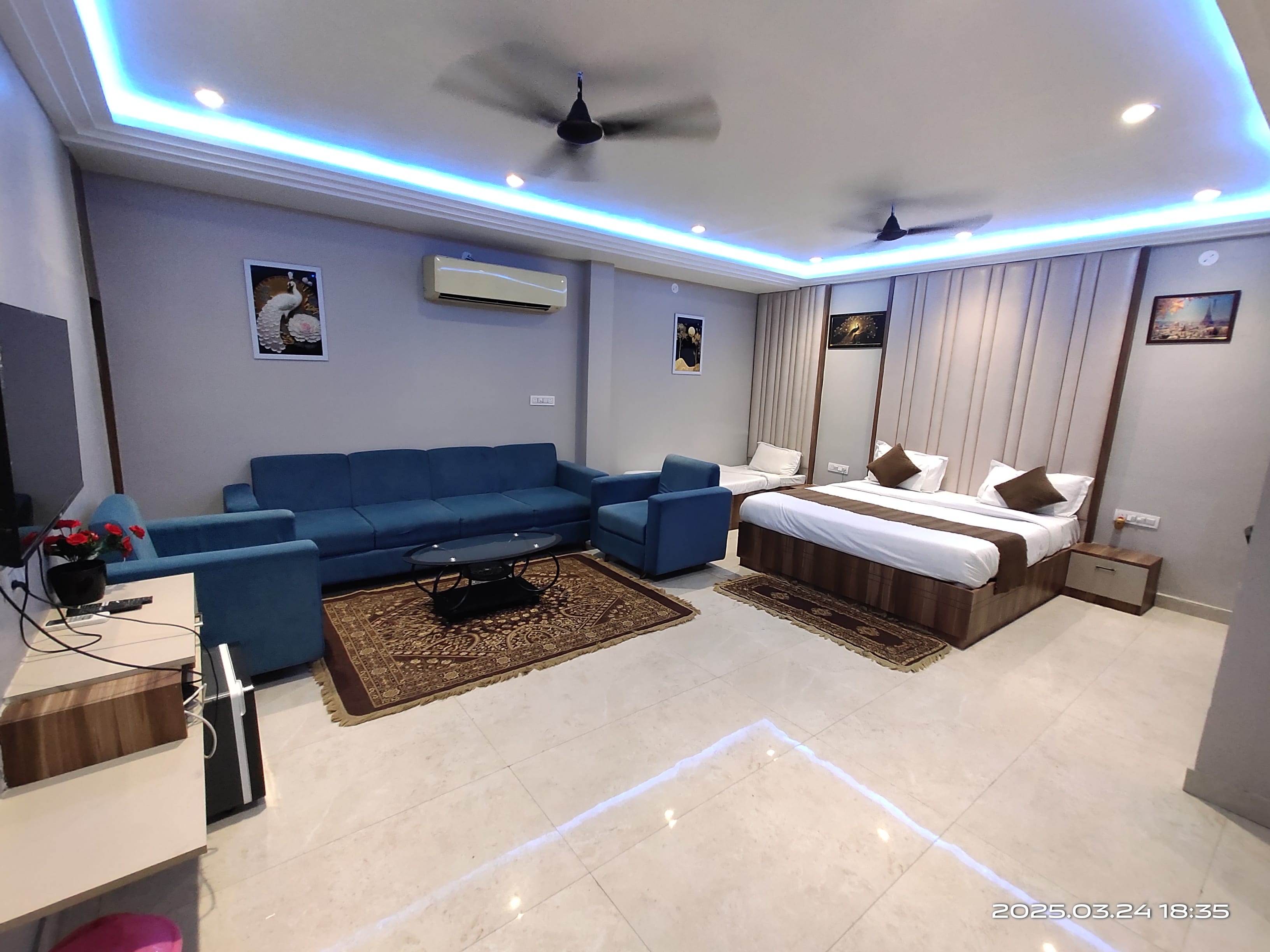Hotel Mangal Murti, Raja Khariar - Tap to explore photos