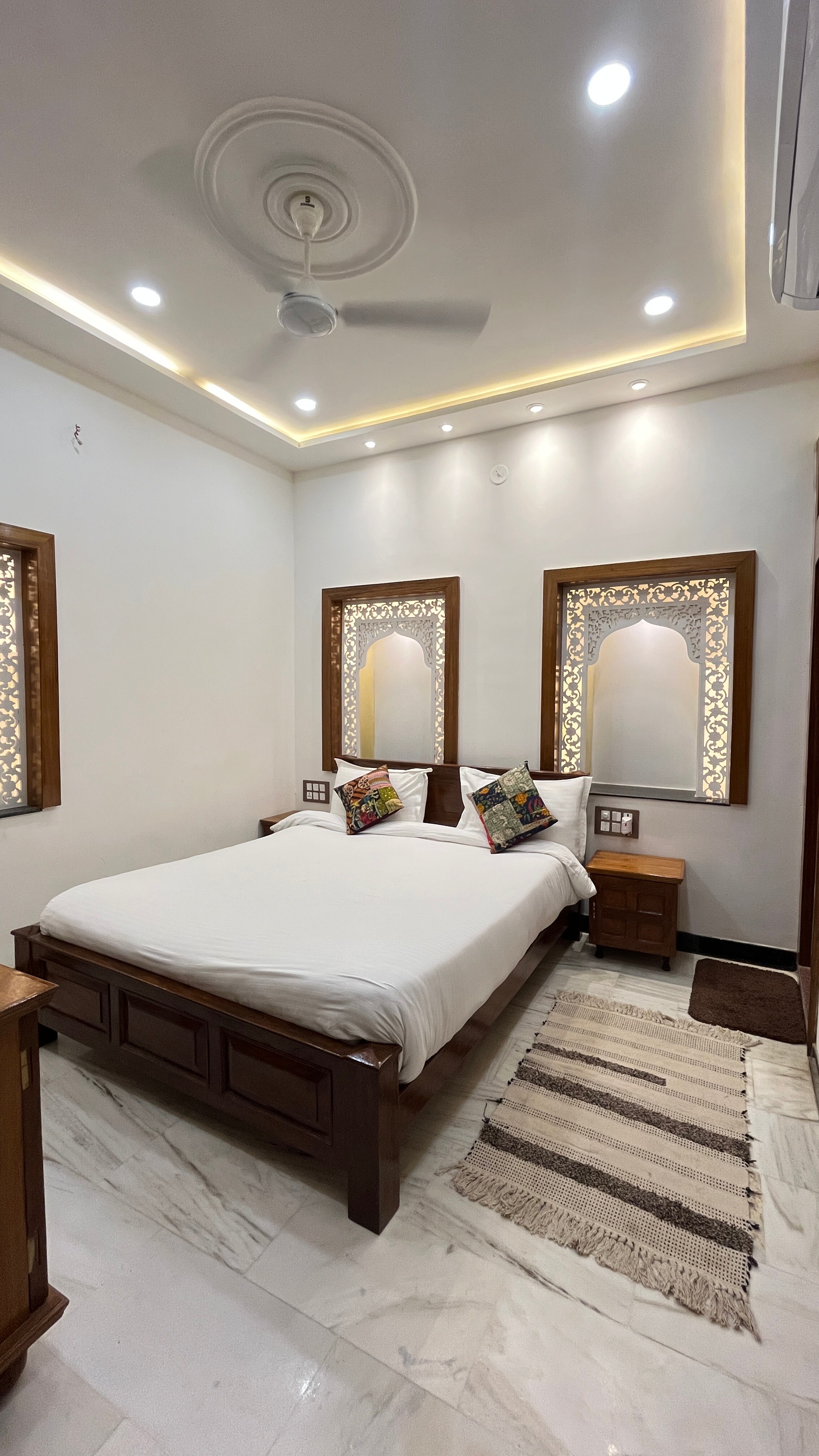 Hotel Vasudev Niwas - Tap to explore photos