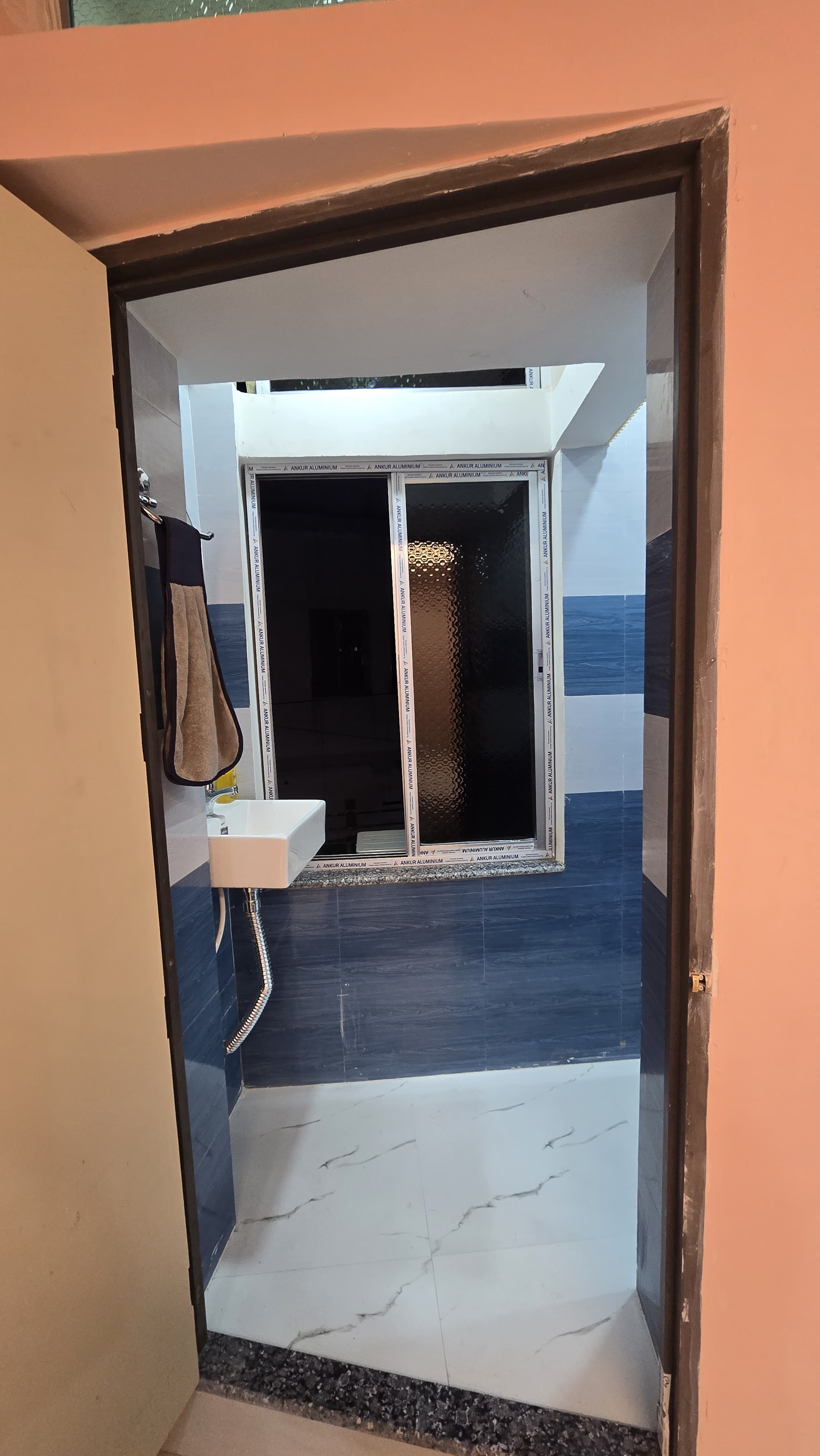 Kailash Homestay - Tap to explore photos