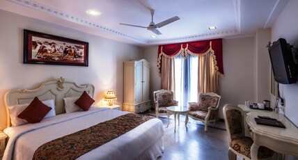 Le Royal Park Room Type - Junior Suite Room | Living Room