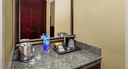 DoubleTree Raleigh Durham Airport at Research Triangle Park Room Type - 2 DBL HEARING ACCESSIBLE