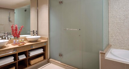 MOVENPICK RESORT TALA BAY Room Type - Suite King Sea View