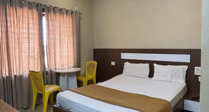 Hotel Plaza Avenue Room Type - Deluxe Bed non ac Room