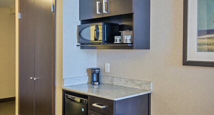Holiday Inn SASKATOON DOWNTOWN Room Type - Premium Room