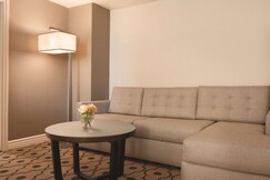 Hilton Los Angeles San Gabriel Hotel
