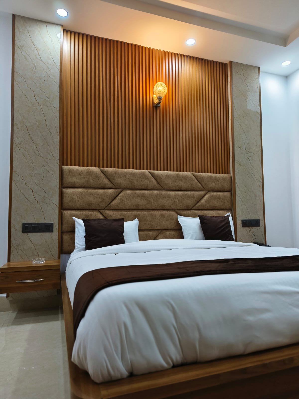 JAYATI PALACE HOTEL (Property With BathTUB Facility) - Tap to explore photos