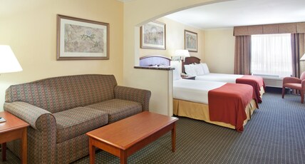 Holiday Inn Express & Suites TUCSON Room Type - 2 Queen 1 Bedroom Suite Comm Access
