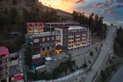 Alpine Holiday Inn Kufri, Shimla