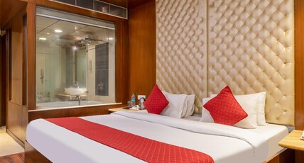 Hotel Aura @ 5 min from New Delhi Railway Station and Connaught Place Room Type - Aura Suite with Private Jacuzzi