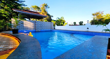 Dwarkadhish By Natures Sweet Homes 4BHK Pool Stay Room Type - Dwarkadhish By Natures Sweet Homes 4BHK Pool Stay