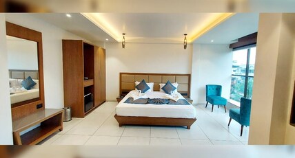 HOTEL RED CHILLEE Room Type - Premium Room