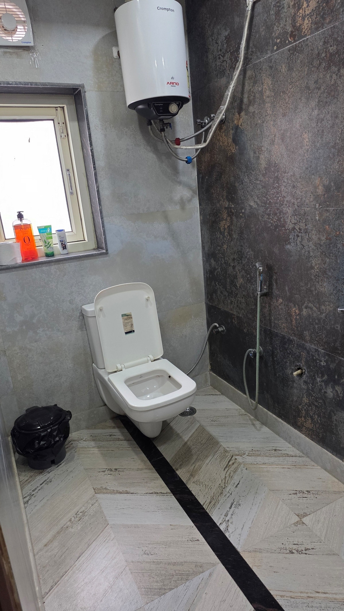 Prime Studio Apartment in West Delhi - Tap to explore photos