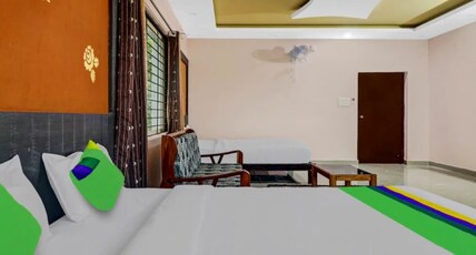GRAND JP INN Room Type - FOUR BED ROOM WITH AC