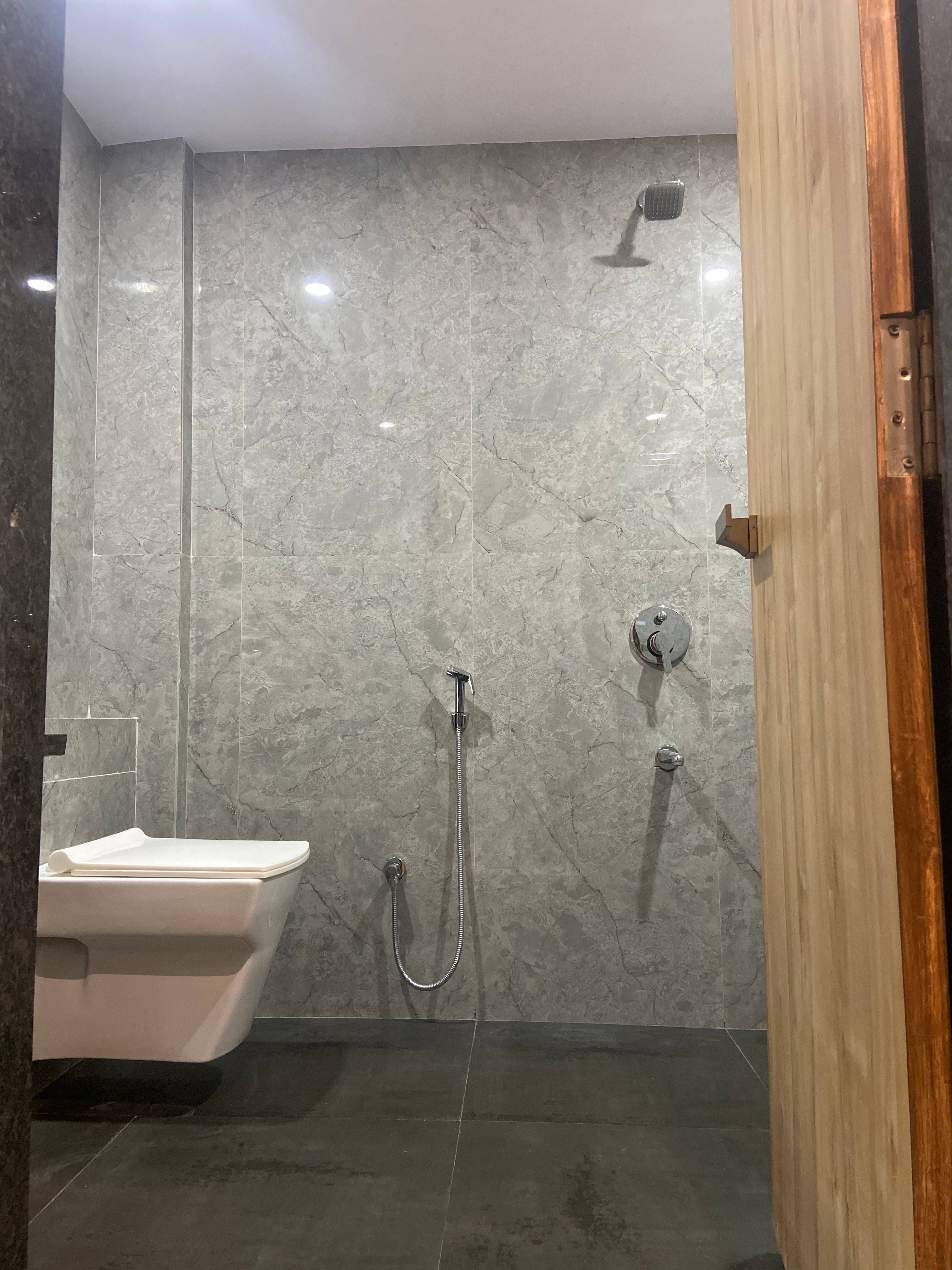 HOTEL VYANKATESH Chandrapur - Tap to explore photos