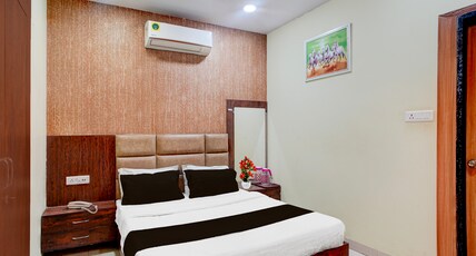 Collection O ISBT Jabalpur Formerly Hotel Koshalya Mohan Room Type - Deluxe Collection O ISBT Jabalpur Formerly Hotel Koshalya Mohan Room Type - Deluxe
