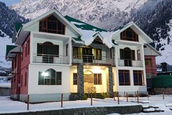 GOLDEN PEAK SONAMARG