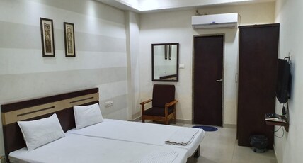 Manuhar Inn Room Type - Deluxe AC Room