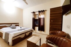 THE WATER FRONT - A Budget Homestay By Organica Group