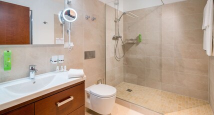 Best Western Plus Hotel Excelsior Room Type - 1 Double Bed, Superior Room, Annex Building, Air-Conditioned, Quiet Location, Flat Screen Television Best Western Plus Hotel Excelsior Room Type - 1 Double Bed, Superior Room, Annex Building, Air-Conditioned, Quiet Location, Flat Screen Television