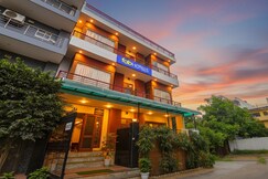 FabHotel The Silken Stay 130