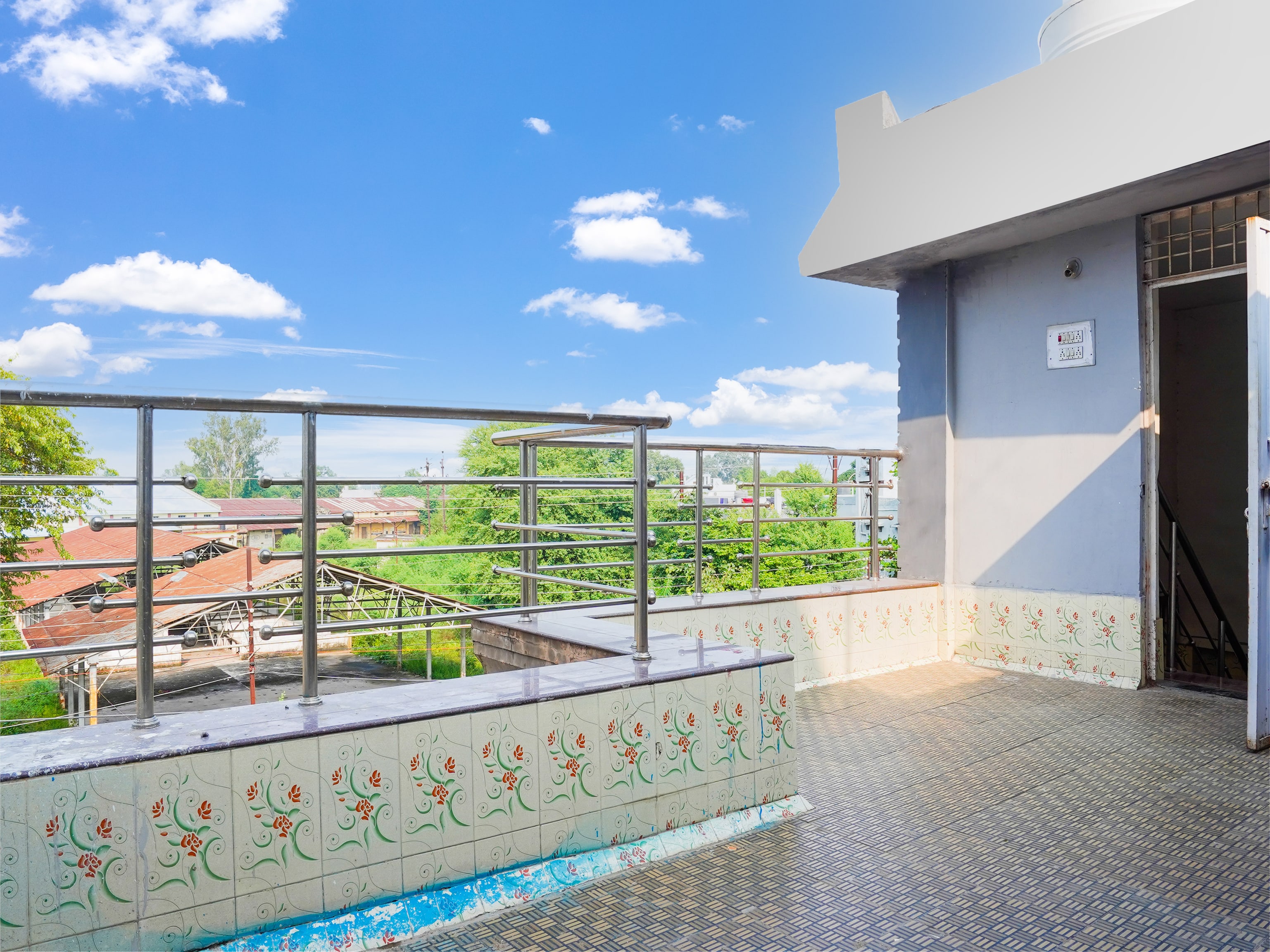 Hotel O Hanu Inn - Tap to explore photos