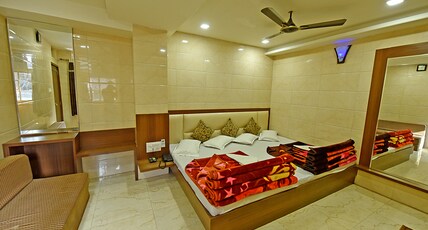 Baba Guest House Room Type - Deluxe Four Bed ac Room