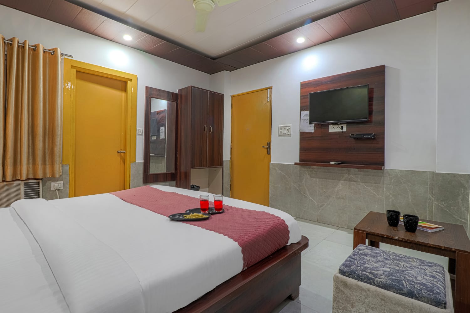 Hotel Kanha - Tap to explore photos