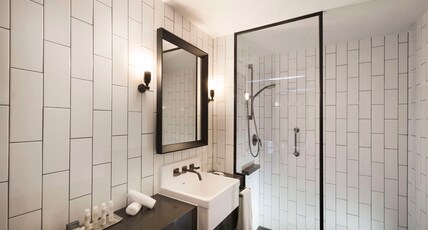 DoubleTree by Hilton Hotel Melbourne - Flinders Street Room Type - TWIN GUEST ROOM
