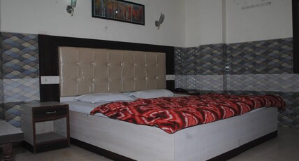 Hotel Sarwan Room Type - DELUXE ROOM