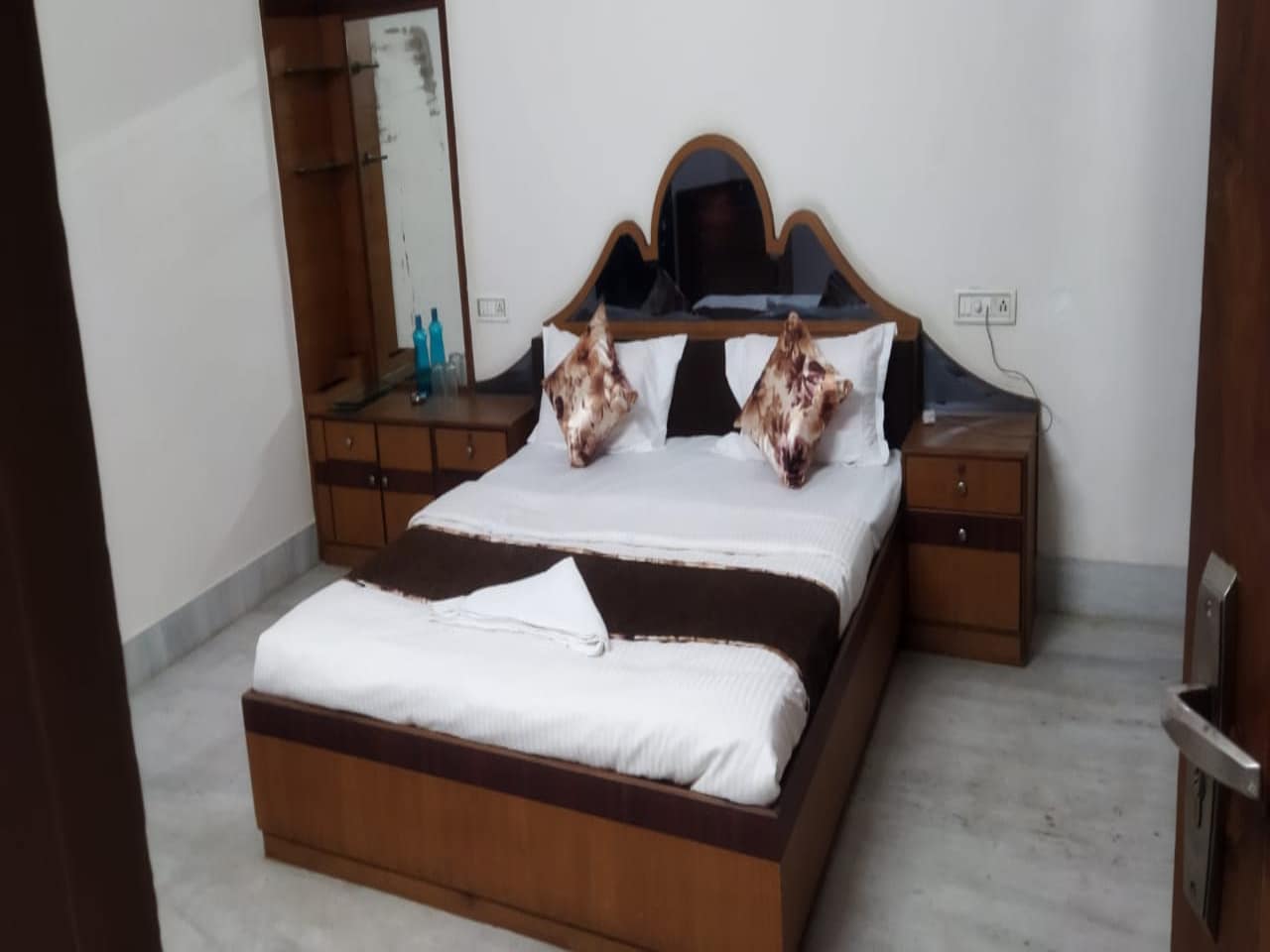 Hotel Five Star, Kotwali - Tap to explore photos
