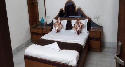 Hotel Five Star, Kotwali Room Type - AC Room