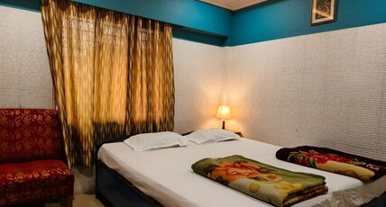 HOTEL HILLDOVE Room Type - standard double bed non ac