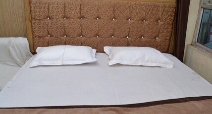 Hotel Prem Ji Room Type - SEMI DELUXE AC