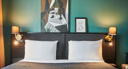 Mercure Paris Tour Eiffel Pont Mirabeau Room Type - Classic Room - 1 double bed Mercure Paris Tour Eiffel Pont Mirabeau Room Type - Classic Room - 1 double bed