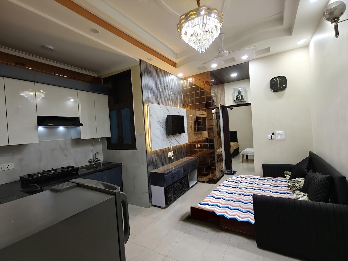 luxury home kitchen Wi Fi AC tv parking digi lock - Tap to explore photos