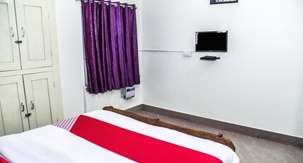 Hotel Holiday Inn Room Type - Standard Single AC room