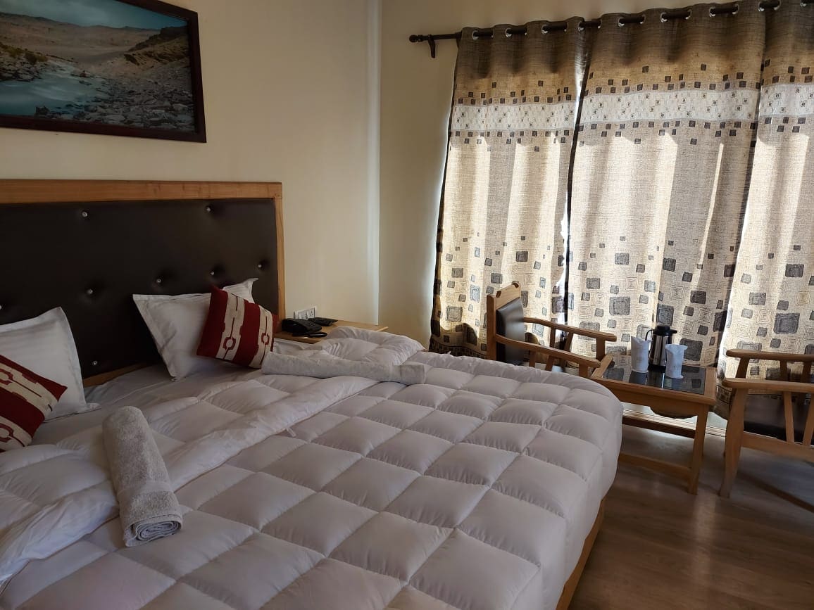 Hotel Khakshal Chubi - Tap to explore photos