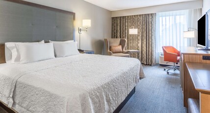 Hampton Inn Eau Claire Room Type - 1KG MOB HEAR ACC RI-SHW NS