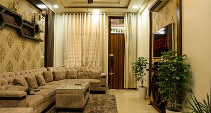 Kiki and Mikki stay Room Type - Kiki and Mikki stay